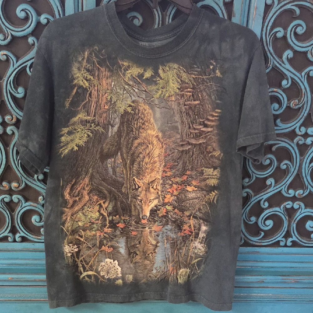 Womens Graphic Wolf Tee - Nature Scene